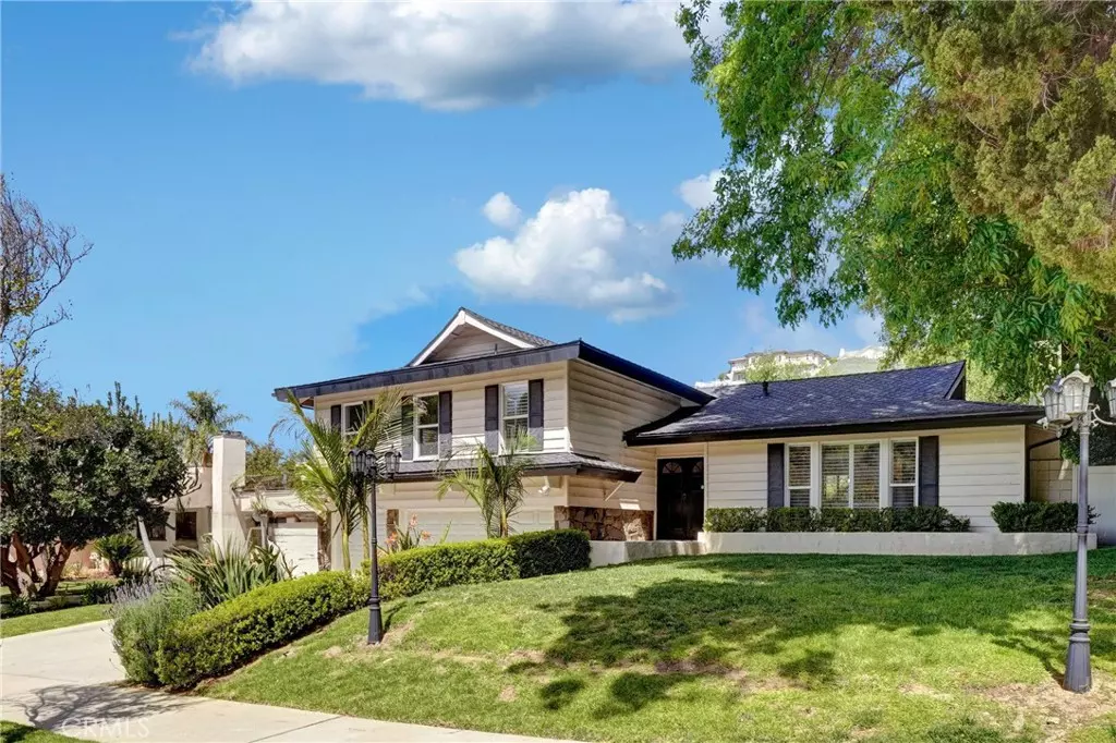 Woodland Hills, CA 91364,22605 Mulholland DR
