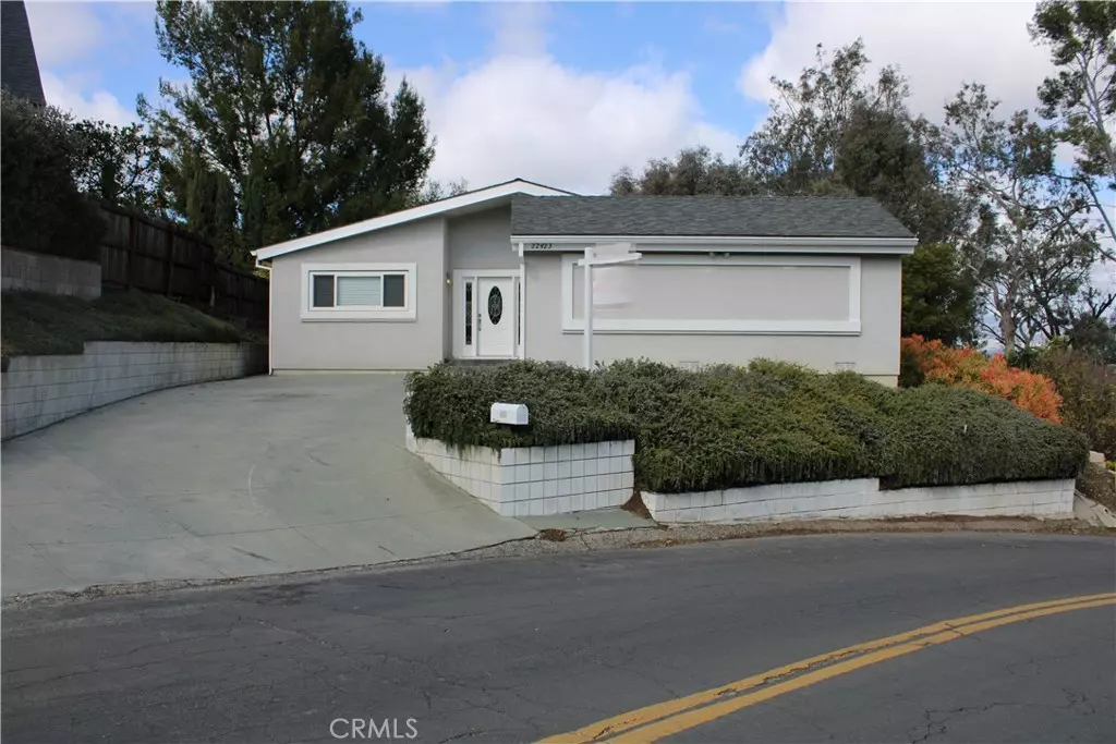 Woodland Hills, CA 91364,22423 Macfarlane DR