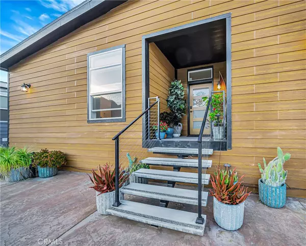 Agoura Hills, CA 91301,30473 Mulholland #196