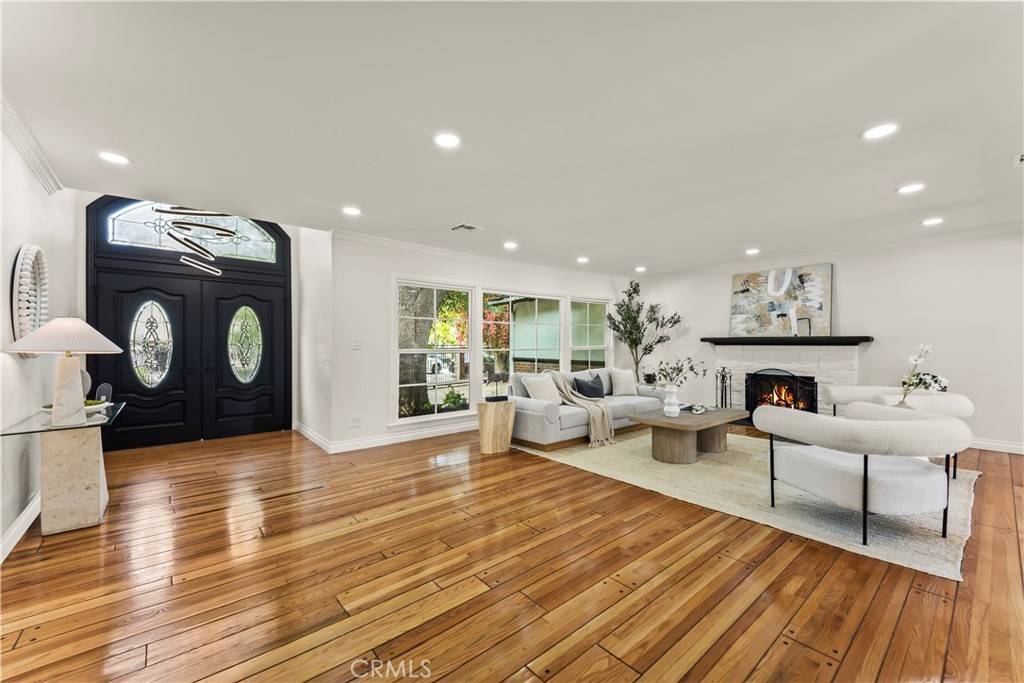 Sherman Oaks, CA 91403,4428 Saugus AVE
