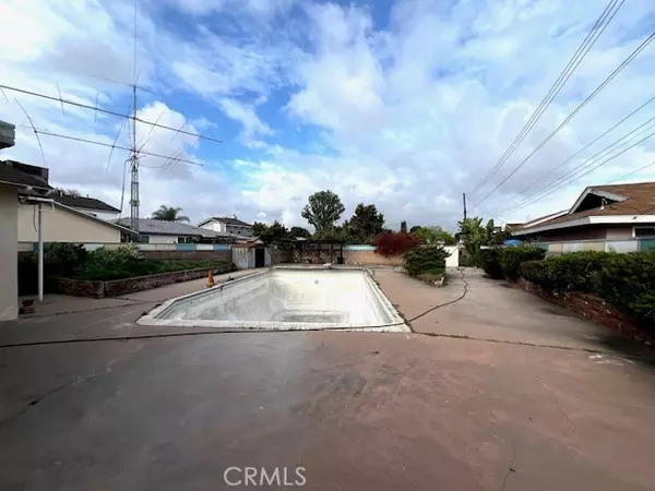 Bellflower, CA 90706,15529 Cornuta AVE