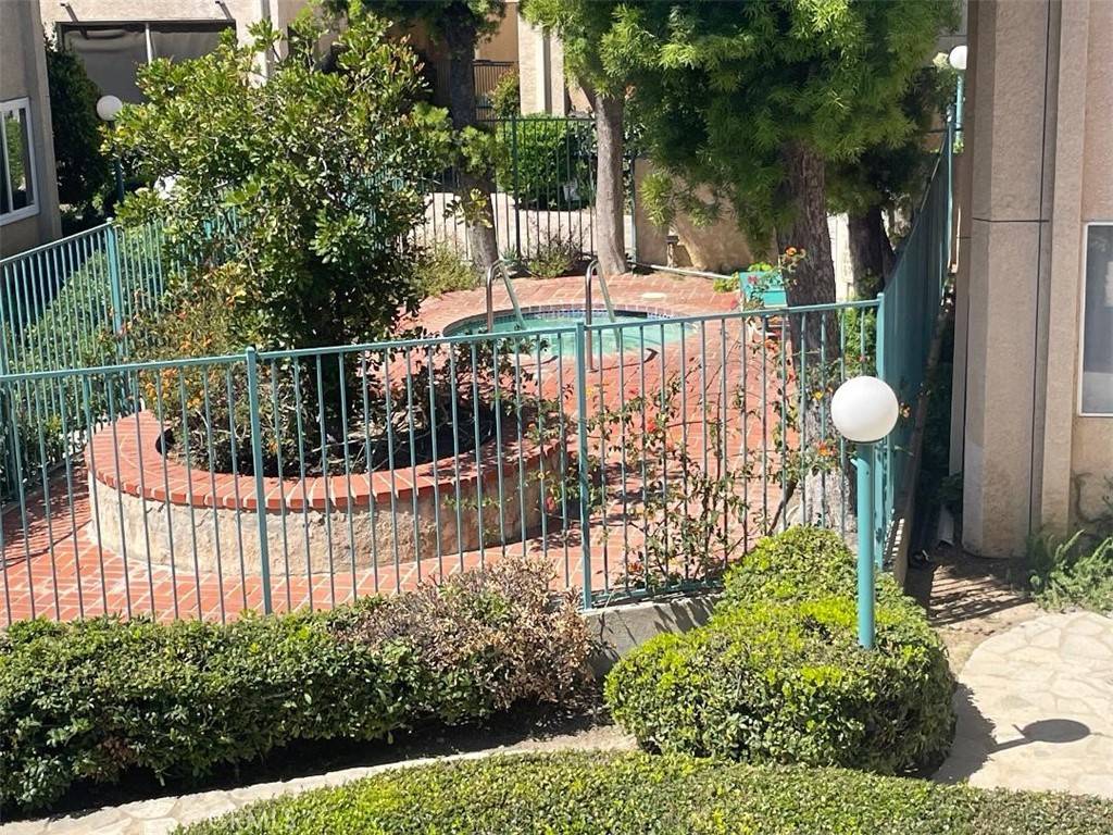 Tarzana, CA 91356,18307 Burbank BLVD #62