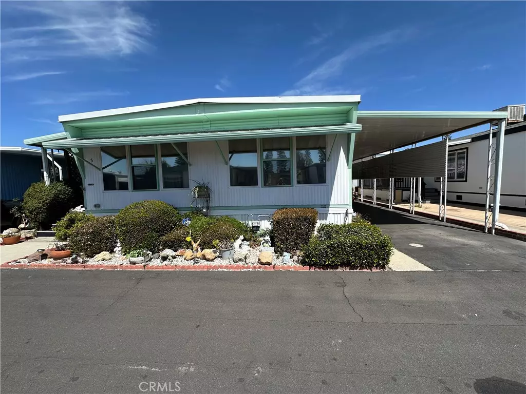 Canoga Park, CA 91304,8901 Eton AVE #5