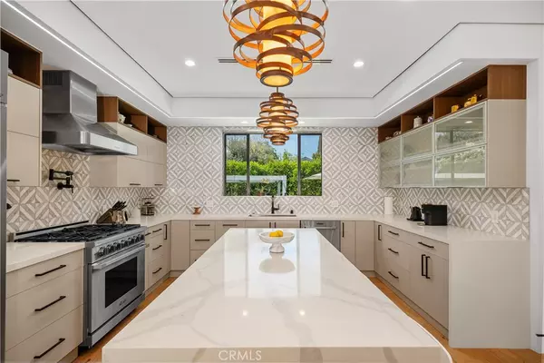 Sherman Oaks, CA 91423,4739 Ventura Canyon AVE