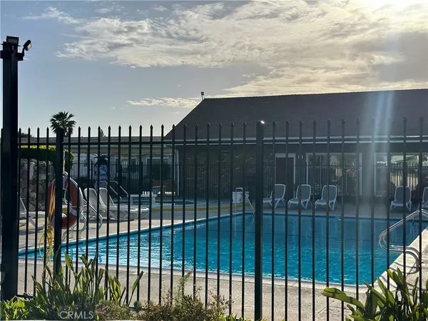 Canoga Park, CA 91304,8811 Canoga AVE #525