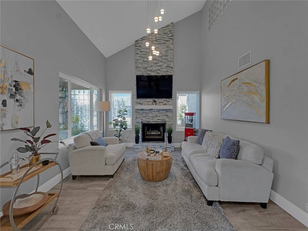 Thousand Oaks, CA 91362,2798 Shelter Wood CT