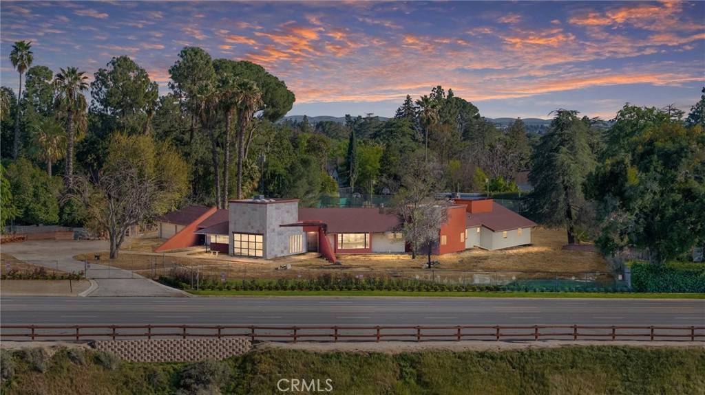 255 Panorama DR, Bakersfield, CA 93305