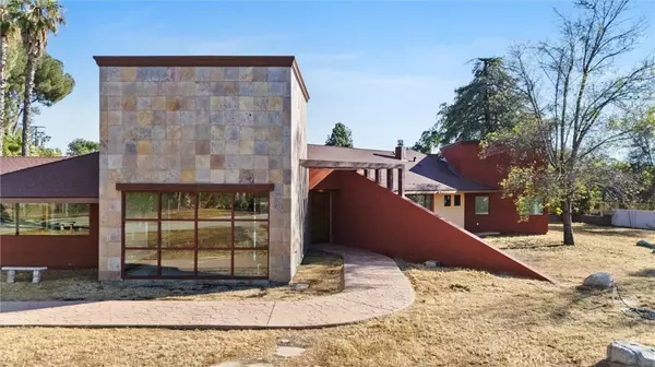 Bakersfield, CA 93305,255 Panorama DR