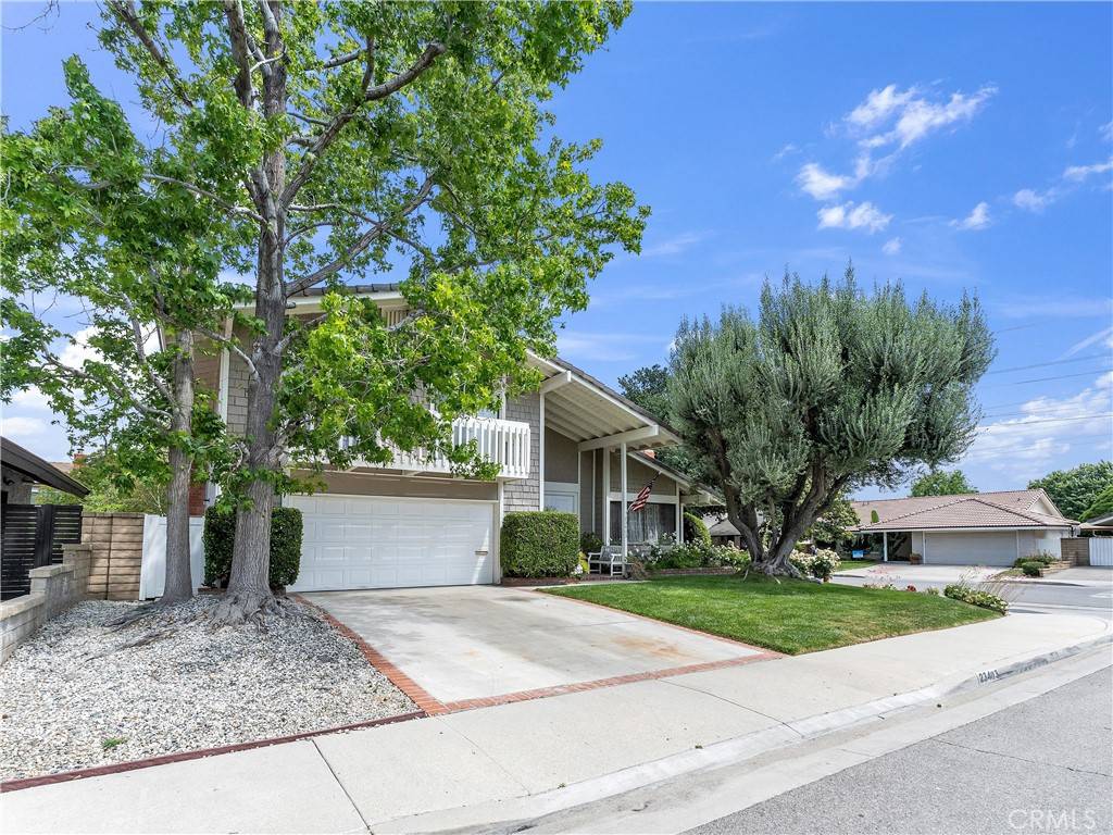 Valencia, CA 91355,23403 Via Castanet