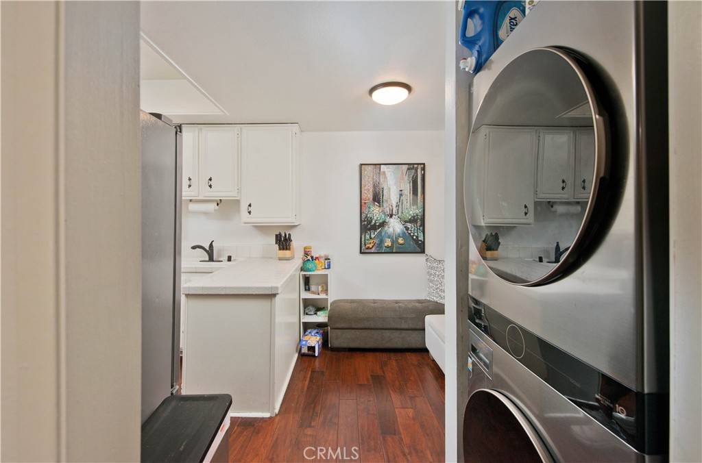 Los Angeles, CA 90068,3480 Barham BLVD #211