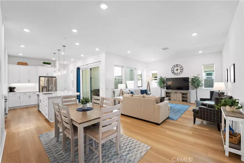 Valencia, CA 91381,26931 Goldfinch LN