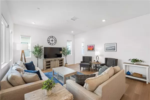 Valencia, CA 91381,26931 Goldfinch LN
