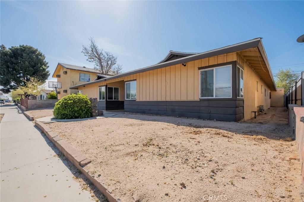 Lancaster, CA 93535,342 E Lancaster BLVD #6
