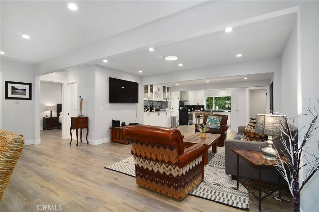 Tarzana, CA 91356,4972 Chimineas AVE