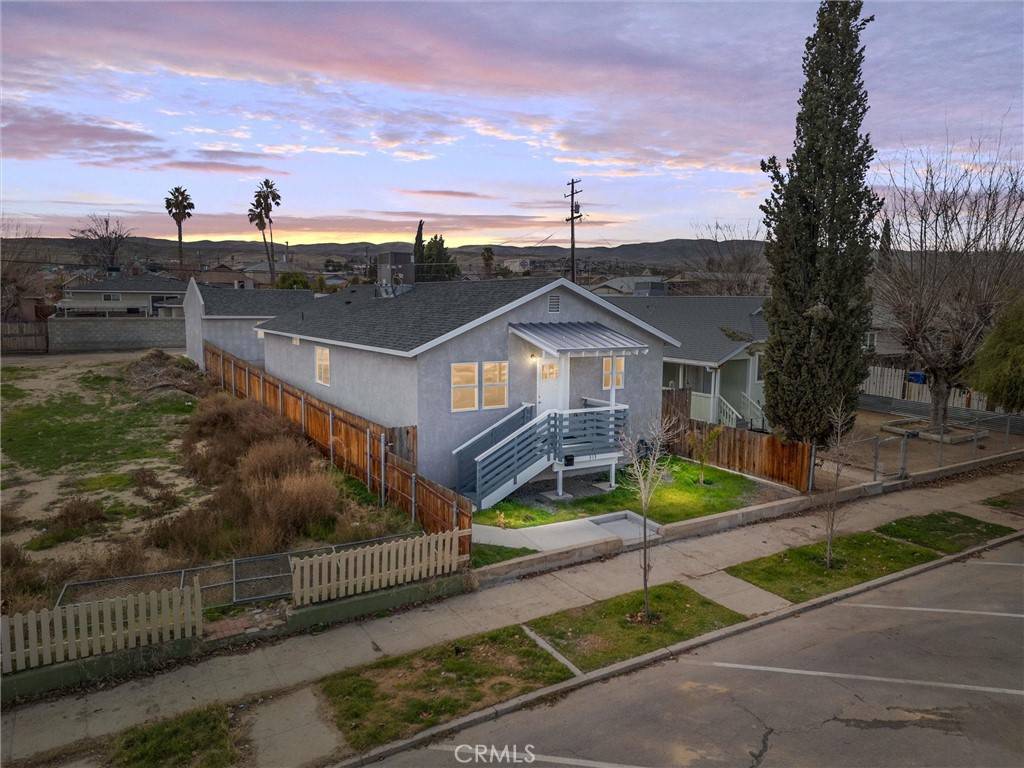 Taft, CA 93268,313 Woodrow ST