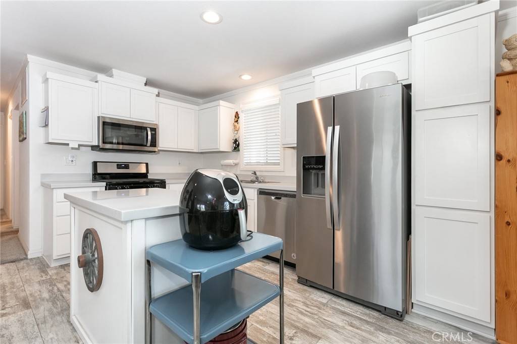 Mission Hills (san Fernando), CA 91345,18 Portola
