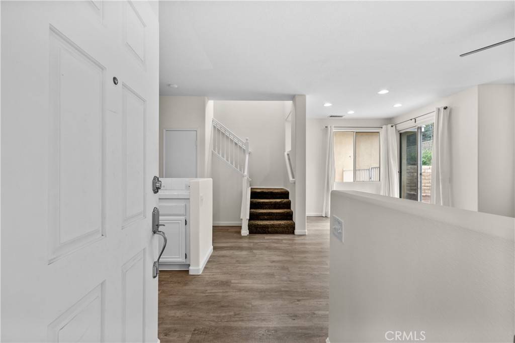 Valencia, CA 91354,28360 Mayfair DR