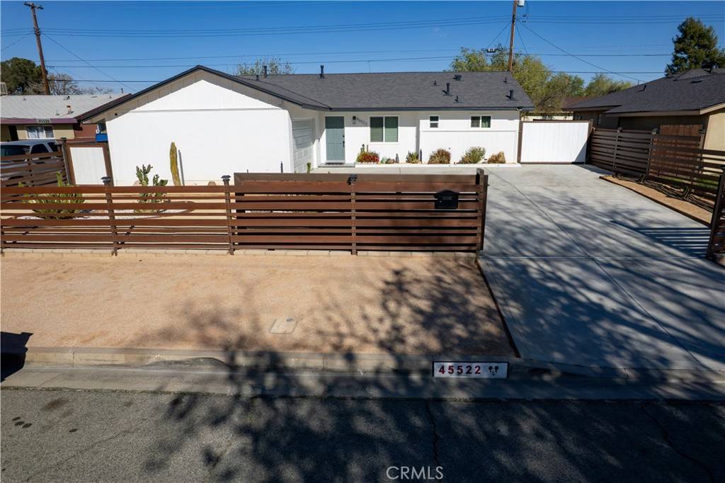 Lancaster, CA 93535,45522 Andale AVE