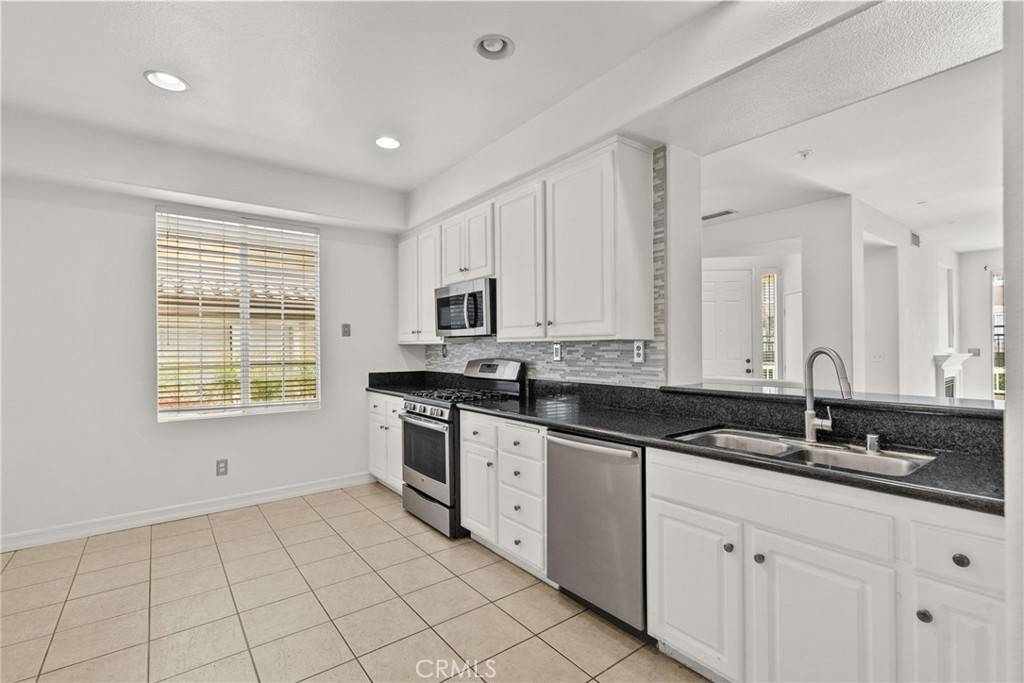 Valencia, CA 91354,28215 Canterbury CT