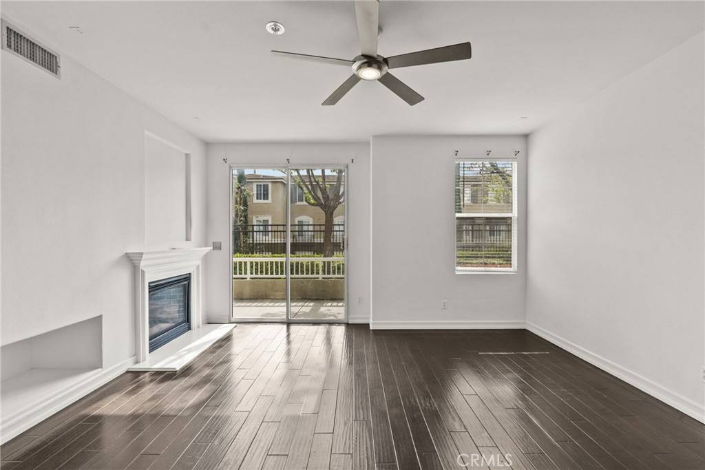 Valencia, CA 91354,28215 Canterbury CT