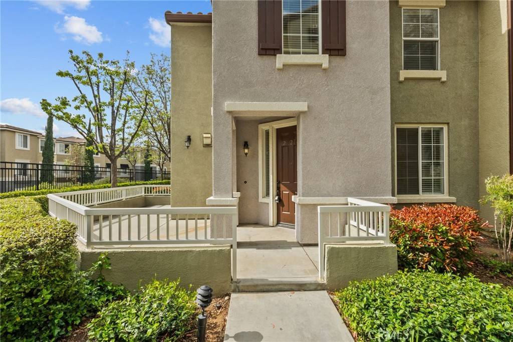 28215 Canterbury CT, Valencia, CA 91354