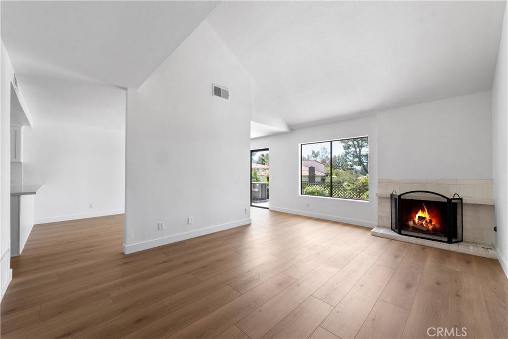 Newbury Park, CA 91320,659 Valley Oak LN