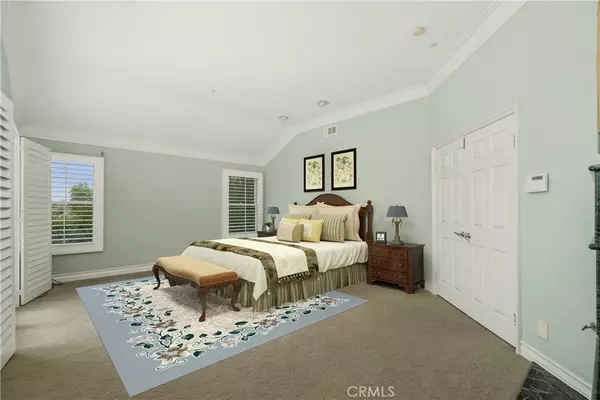 Woodland Hills, CA 91367,24926 Vista Verenda