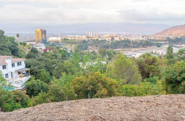 3544 Multiview Dr, Studio City, CA 90068