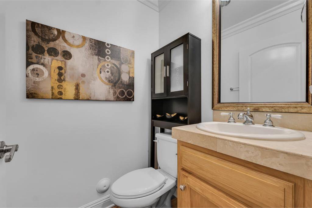 Canoga Park, CA 91303,7132 Farralone AVE #203