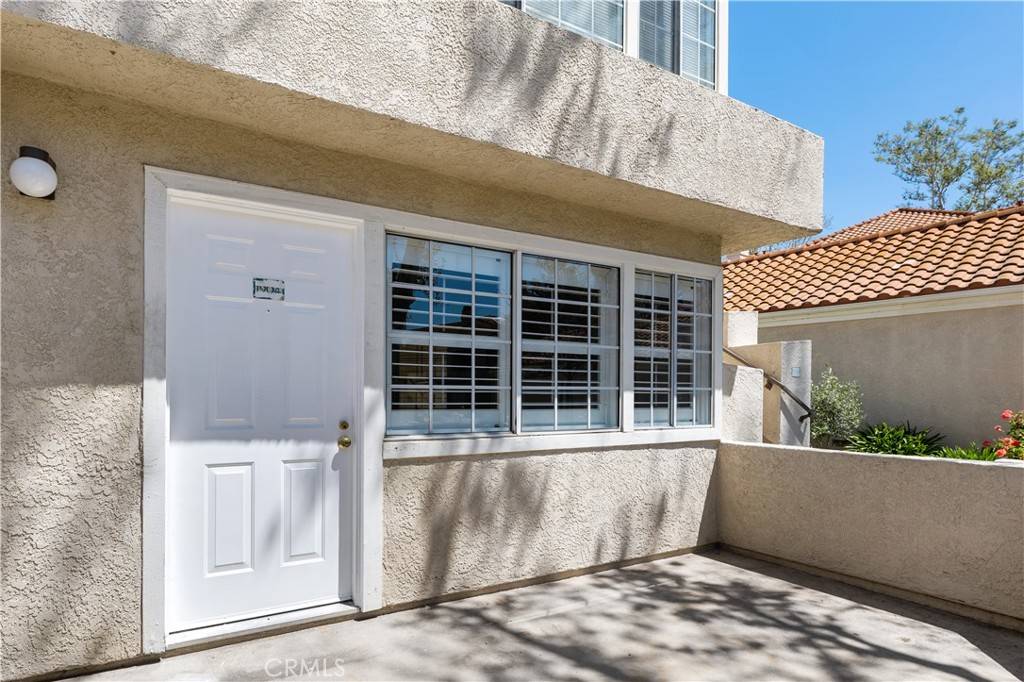 Calabasas, CA 91301,4240 Lost Hills RD #1904