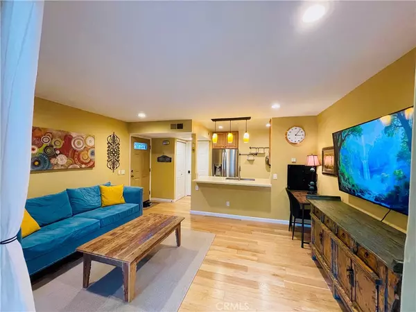7120 Carlson CIR #256, Canoga Park, CA 91303