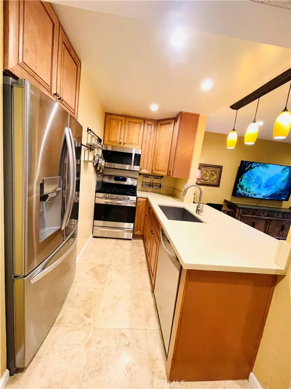 Canoga Park, CA 91303,7120 Carlson CIR #256