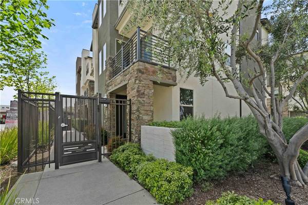 Northridge, CA 91324,19533 Cardigan DR