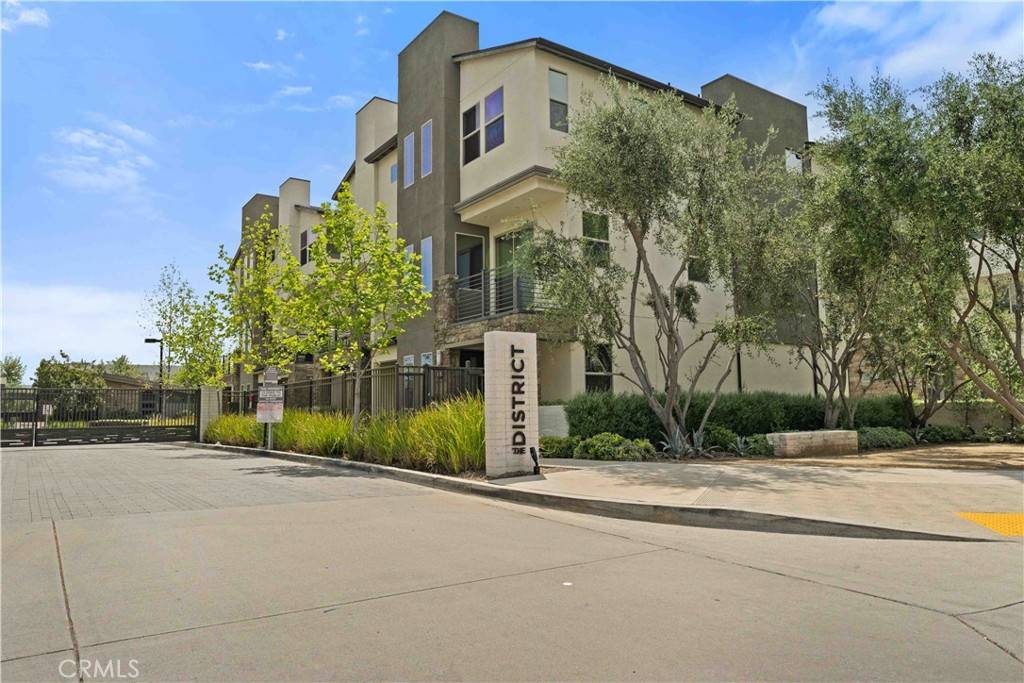 Northridge, CA 91324,19533 Cardigan DR