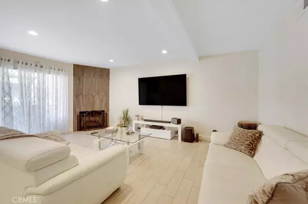 Chatsworth, CA 91311,10011 Topanga Canyon BLVD #1