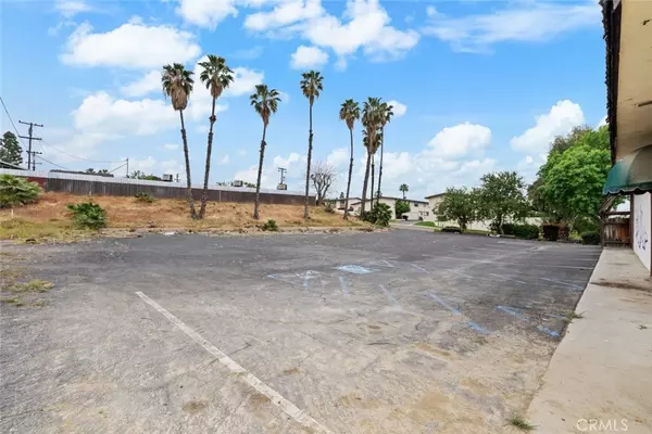Bakersfield, CA 93305,200 W Jeffrey ST