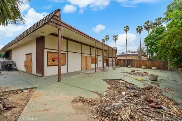 Bakersfield, CA 93305,200 W Jeffrey ST