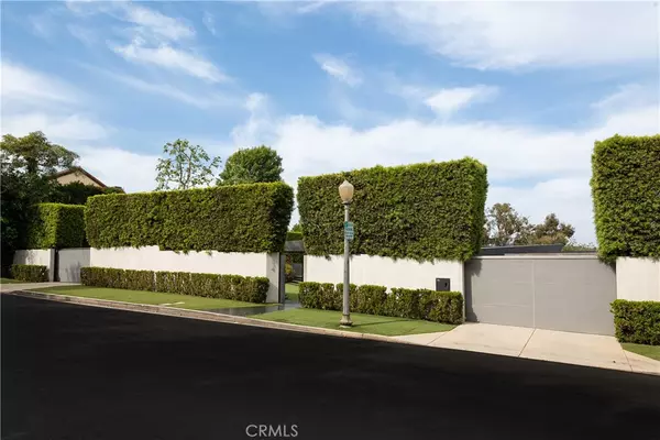 Los Angeles, CA 90049,314 N Barrington AVE