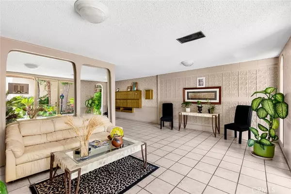 Encino, CA 91316,5330 Lindley AVE #305