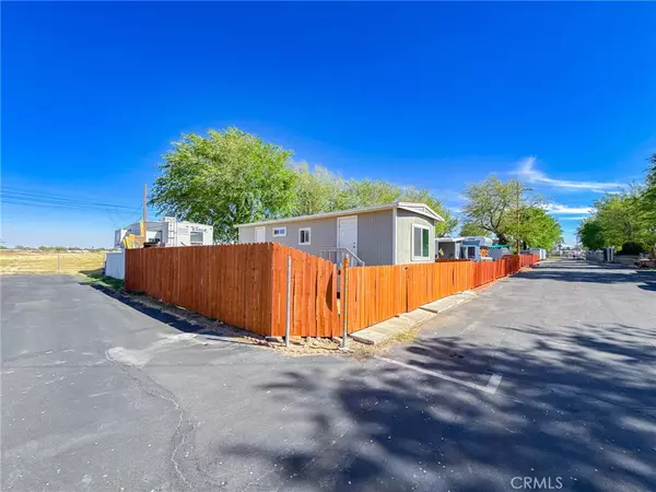 Lancaster, CA 93535,45446 E 7TH ST #37
