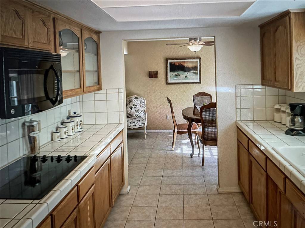 Tehachapi, CA 93561,29450 Stallion Springs DR
