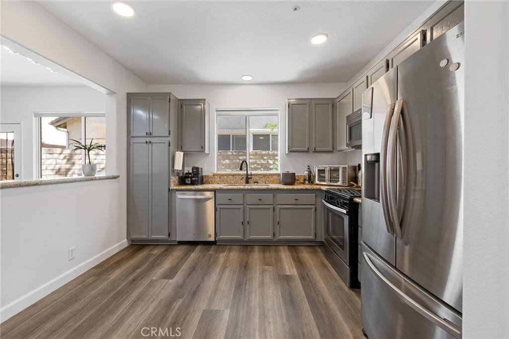 Simi Valley, CA 93065,1678 Larksberry LN