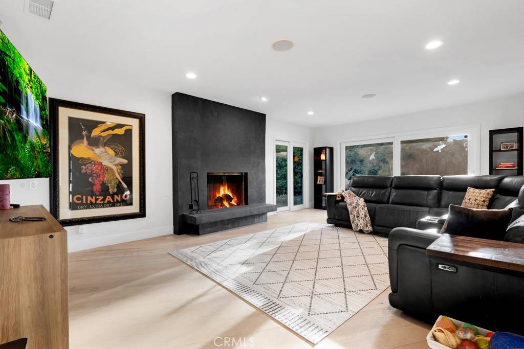 Thousand Oaks, CA 91360,1180 Calle Pecos