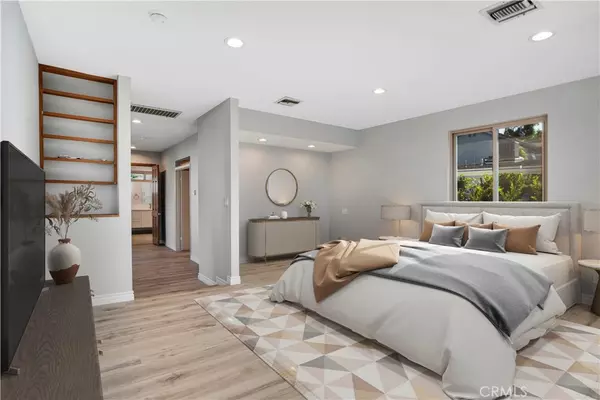 Sherman Oaks, CA 91403,15470 Longbow