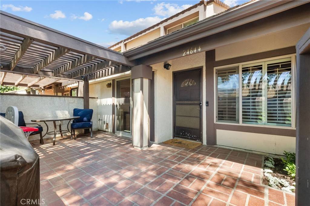 Valencia, CA 91355,24644 Golfview DR