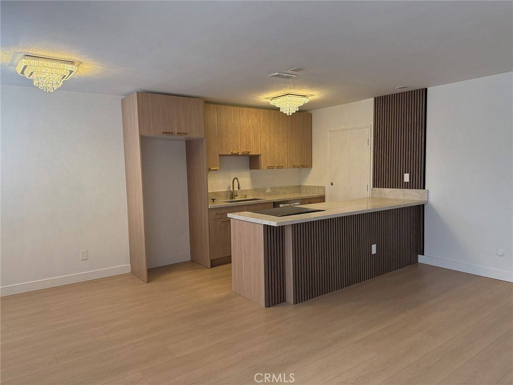 960 Larrabee ST #120, West Hollywood, CA 90069