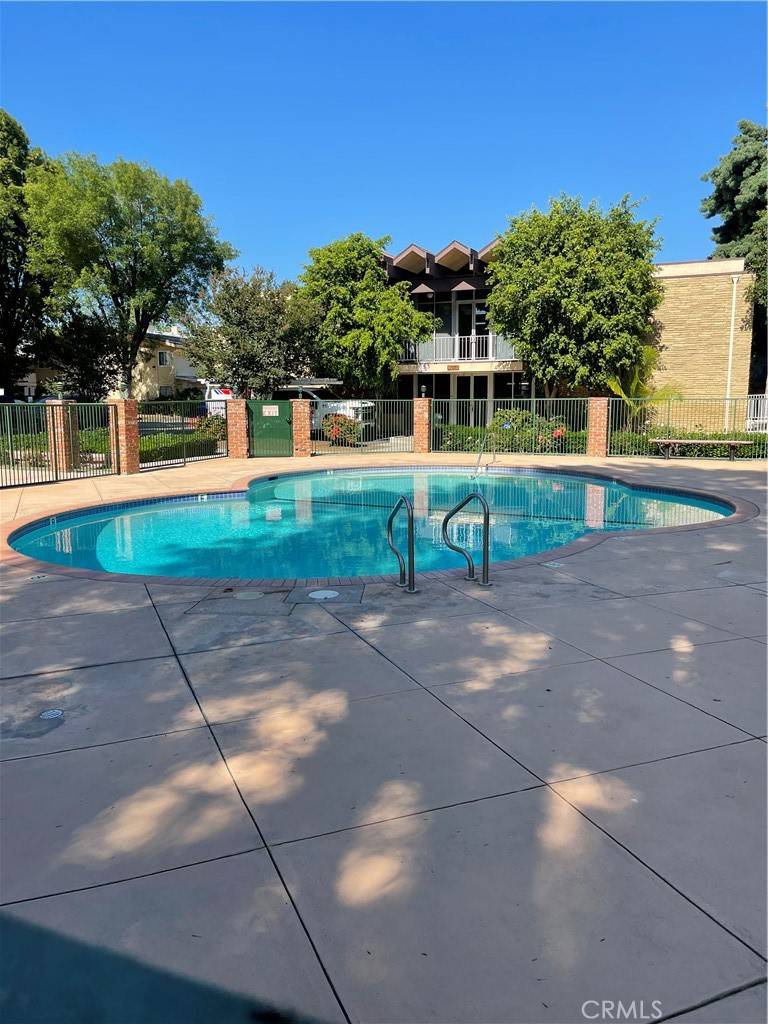 Reseda, CA 91335,8055 Canby AVE #5