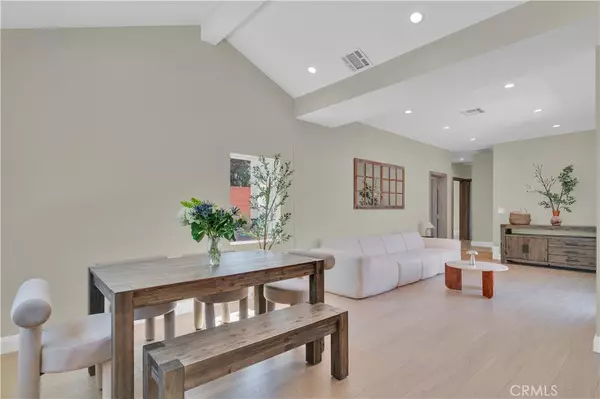 Burbank, CA 91506,1332 N Lincoln ST