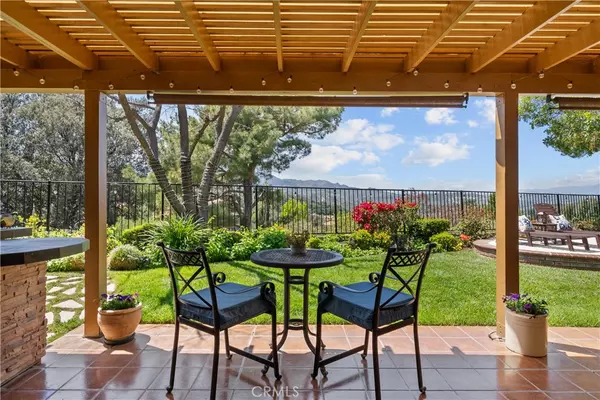 Newhall, CA 91321,24239 Bella CT