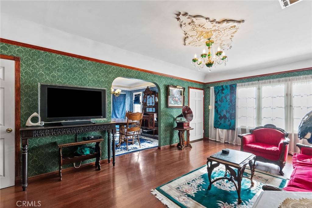 North Hills, CA 91343,9438 Burnet AVE